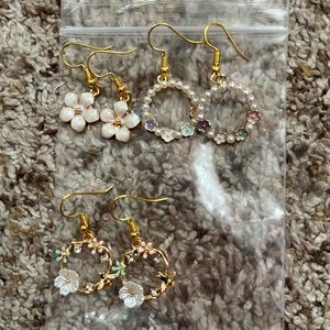 3 pack of dangly earrings
